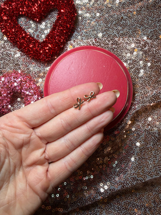 Tiny Bow Stud